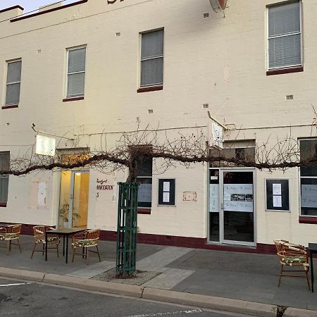 The Barkly Bistro Bar & Accommodation Арарат Экстерьер фото